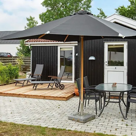6 Person In Vaeggerlose * Bøtø By